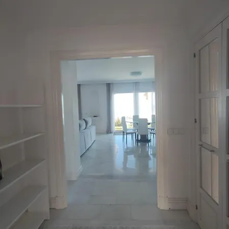 Puerto Banus Apartment *
